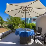 Apartment Pool House Franjo - Happy Gabonjin