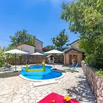Pool House Franjo - Happy